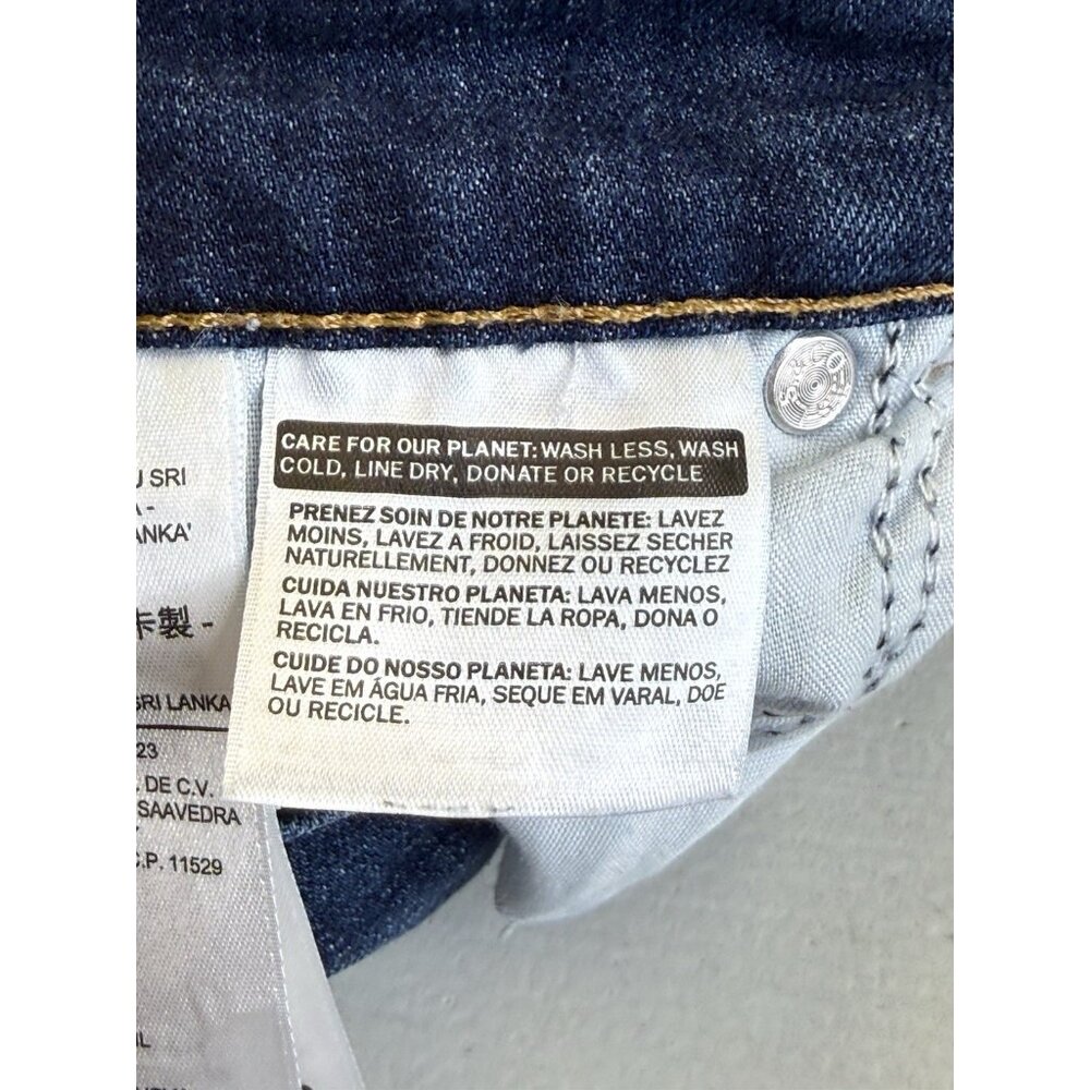 Levis Bermuda Shorts Womens 27 (27x10) Mid Rise Medium Wash Blue Denim - Picture 13 of 16